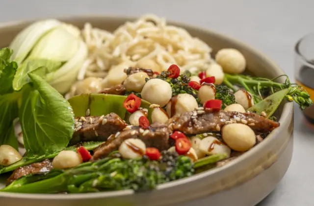 Rump Stir-Fry with Broccoli, Macadamias & Egg Noodles